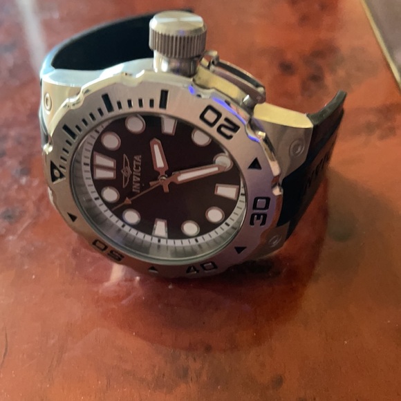 Invicta Pro Diver Model 16132, black. Needs band. - Picture 2 of 5